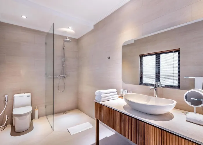 Oasis Residences - Two Modern 3-br With Private Pools & Fast Wifi *