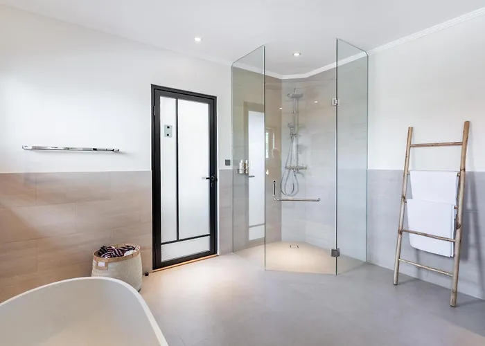 Oasis Residences - Two Modern 3-br With Private Pools & Fast Wifi