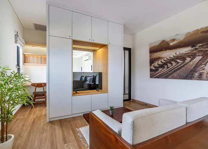 Oasis Residences - Two Modern 3-br With Private Pools & Fast Wifi فيلة سانور