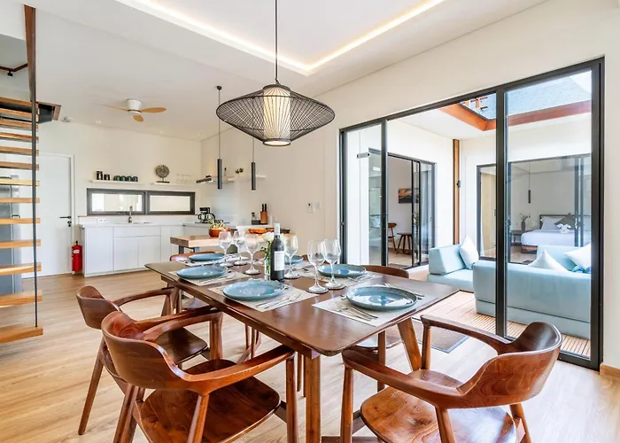 Oasis Residences - Two Modern 3-br With Private Pools & Fast Wifi سانور